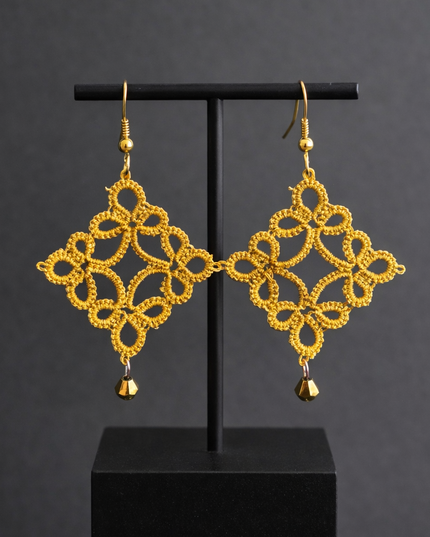 Aro con Técnica en Frivolité Dorado