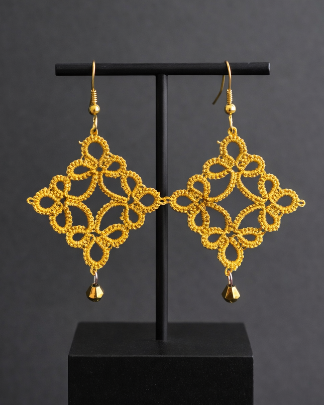 Aro con Técnica en Frivolité Dorado