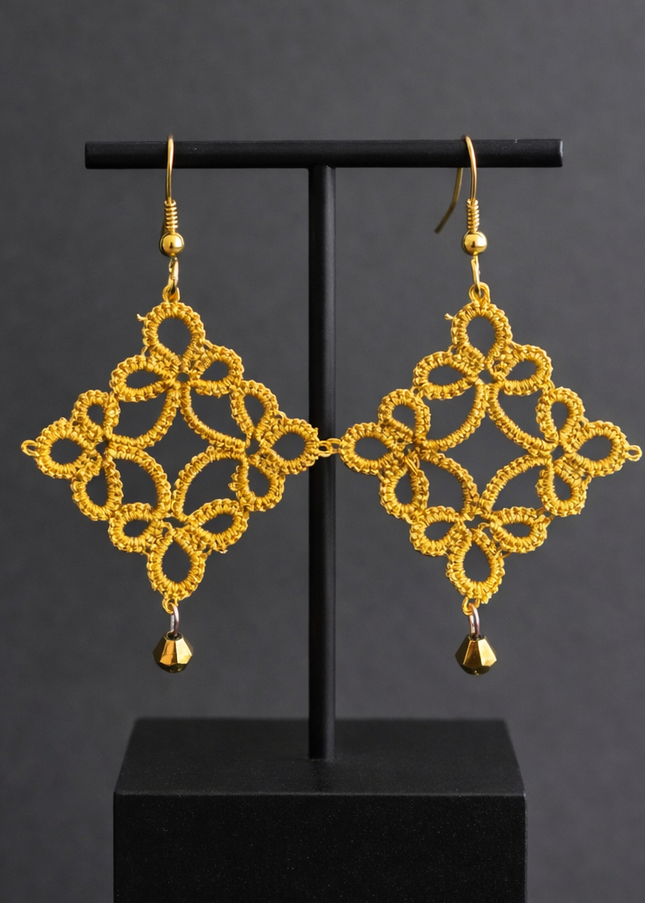 Aro con Técnica en Frivolité Dorado